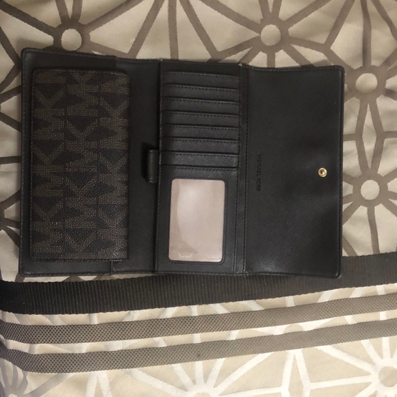 Sold - Picture 4 of 9